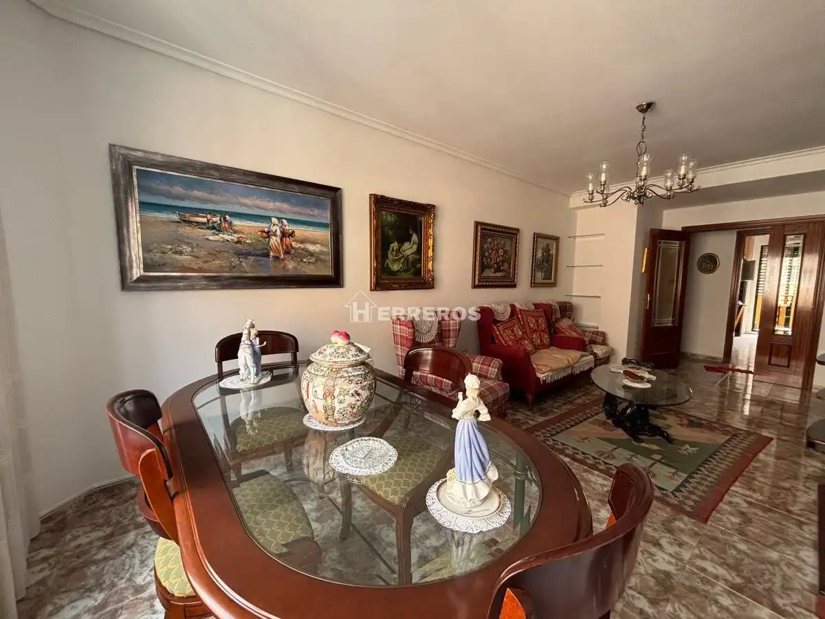 Sala de estar de Piso en venta en  Logroño con Calefacción, Terraza y Trastero