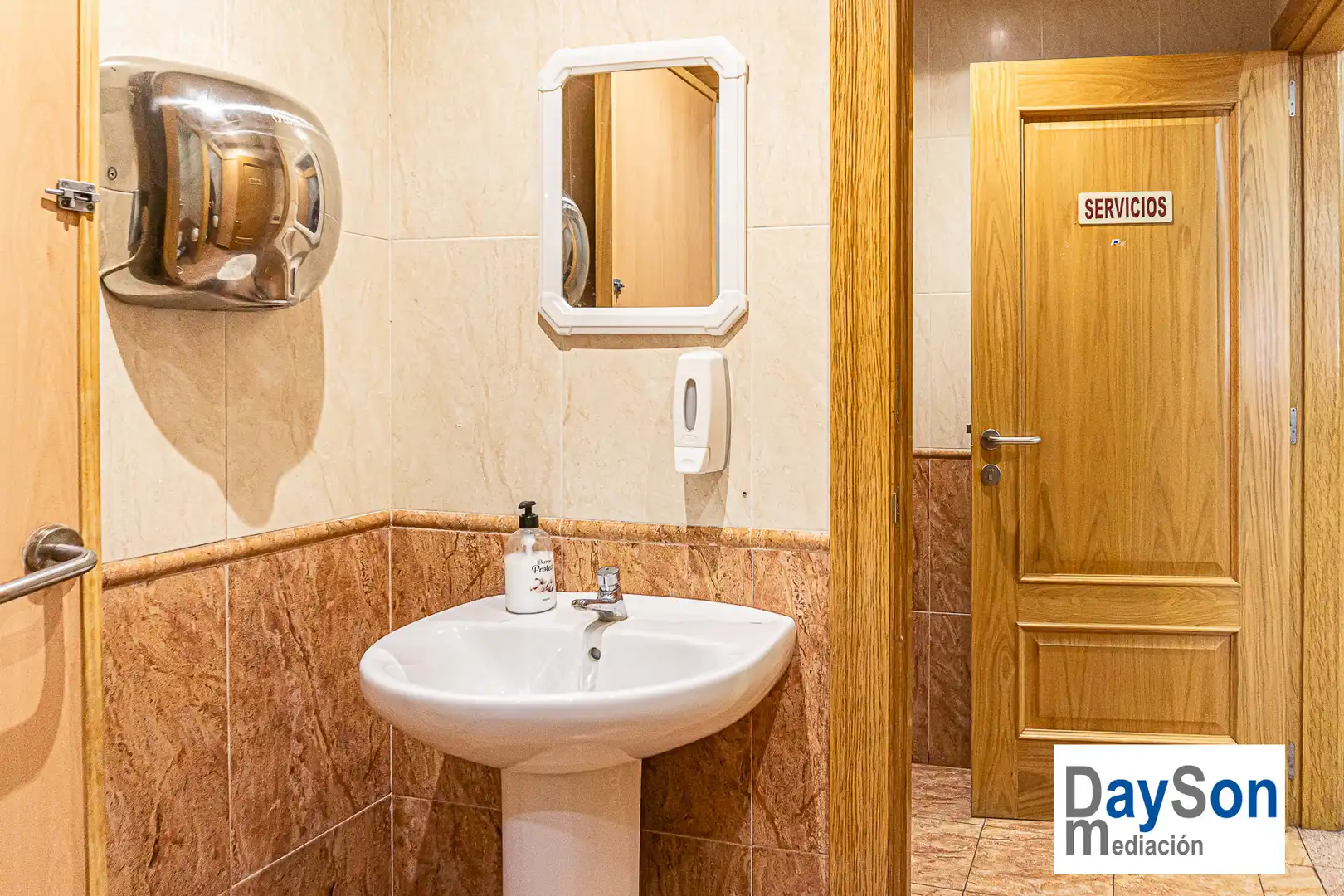 Baño de Edificio en venta en Castillo de Locubín