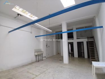 Local comercial en venda a Calle del Escultor Benlliure