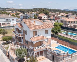 Exterior view of House or chalet for sale in Santa Eulàlia de Ronçana  with Air Conditioner, Heating and Private garden