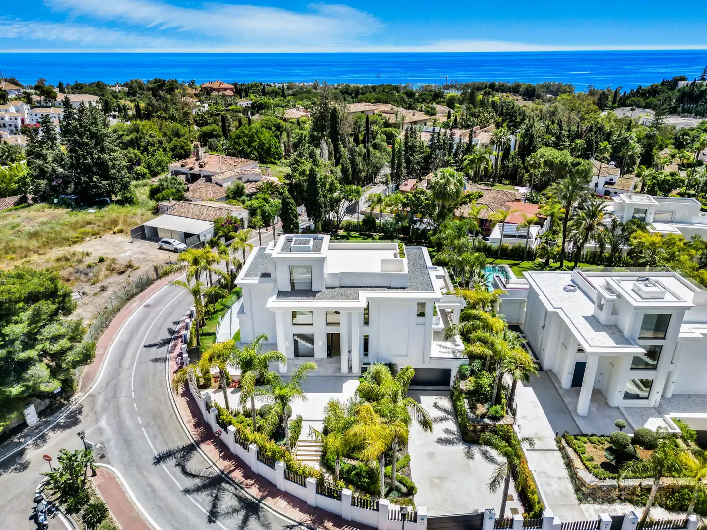 Außenansicht von Haus oder Chalet zum Verkauf in Marbella mit Klimaanlage, Heizung und Privatgarten