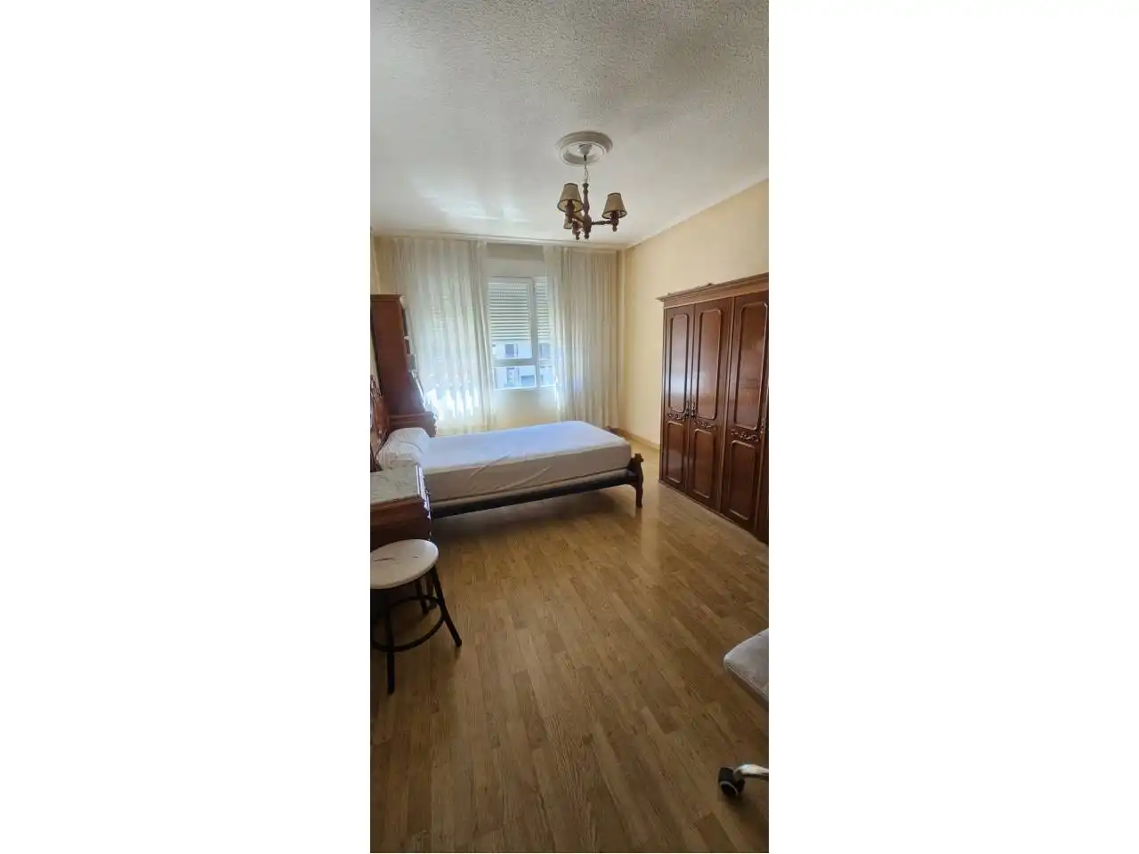Habitación de Casa adosada en venta en Sariegos con Calefacción, Parquet y Terraza