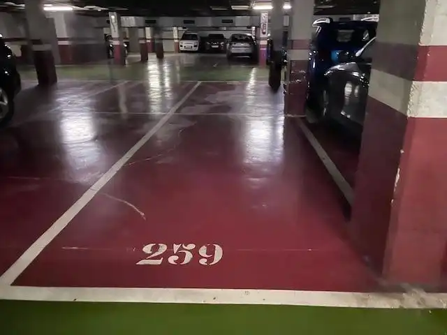 Parking de Garaje en venta en Cornellà de Llobregat