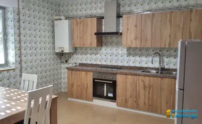 Cocina de Piso de alquiler en Astorga con Calefacción, Terraza y Amueblado