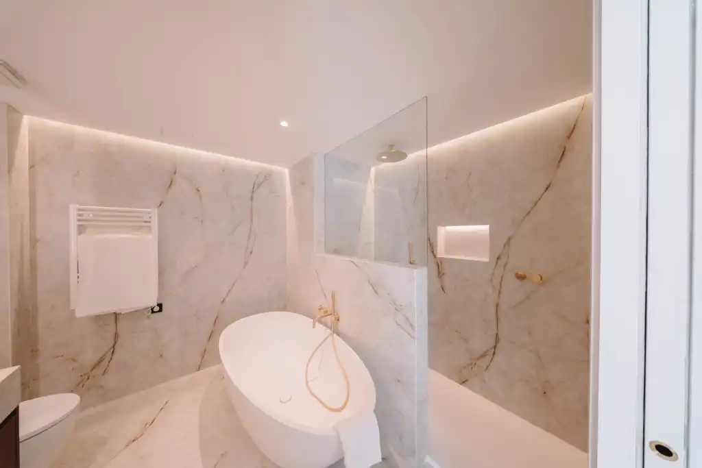 Badezimmer von Wohnungen zum Verkauf in  Palma de Mallorca mit Klimaanlage und Möbliert