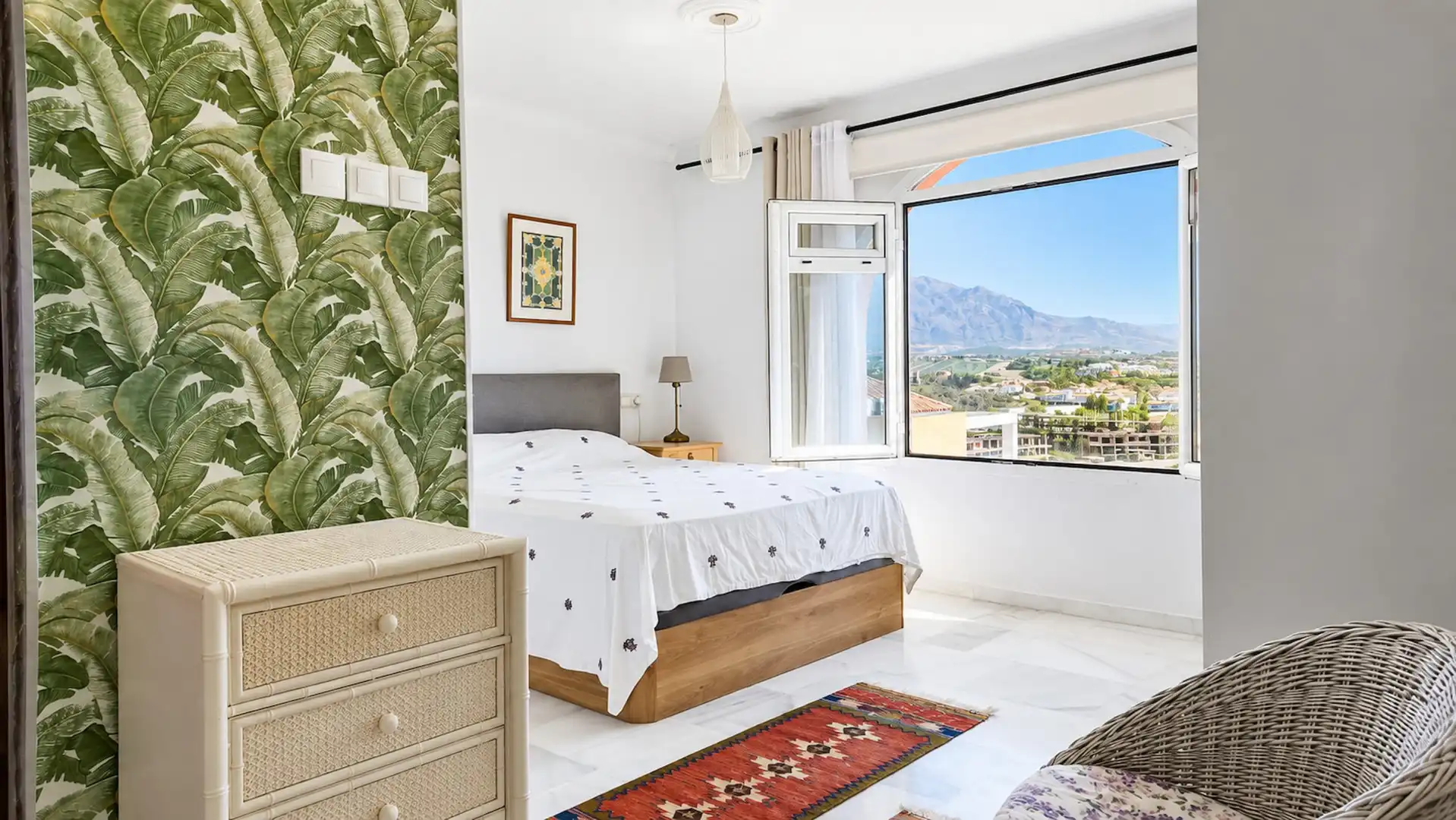 Schlafzimmer von Maisonette zum Verkauf in Manilva mit Privatgarten, Terrasse und Schwimmbad