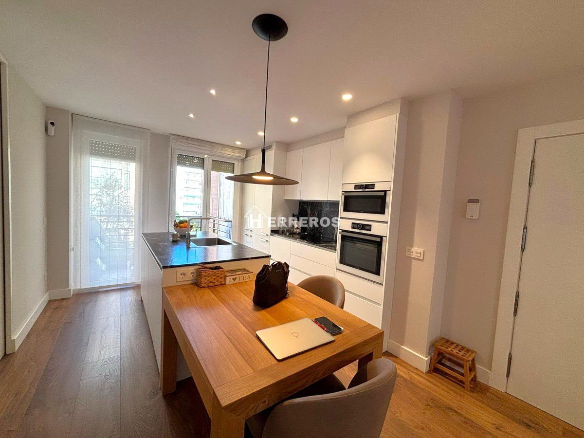 Kitchen of Apartment for sale in  Logroño  with Heating, Parquet flooring and Terrace