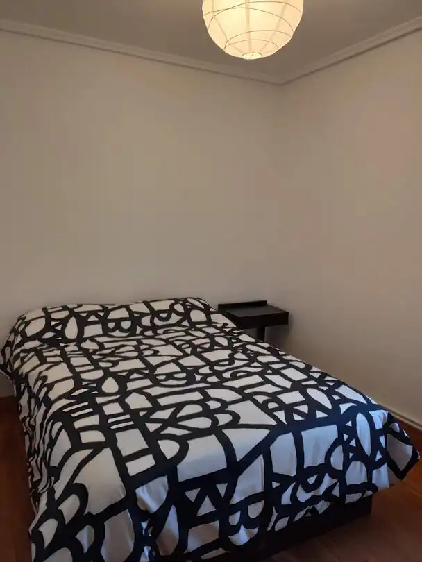 Dormitori de Apartament de lloguer en Donostia - San Sebastián  amb Calefacció i Balcó
