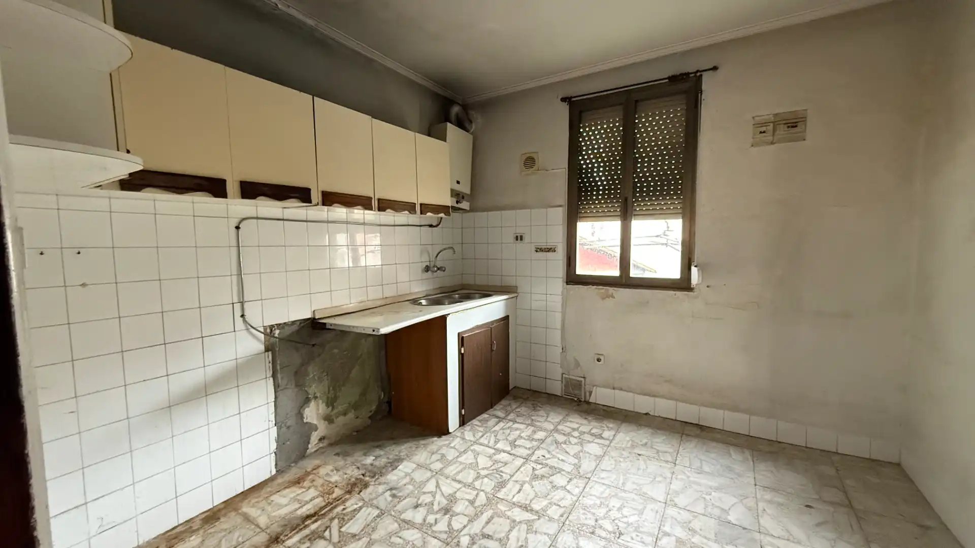 Kitchen of Flat for sale in Barakaldo 