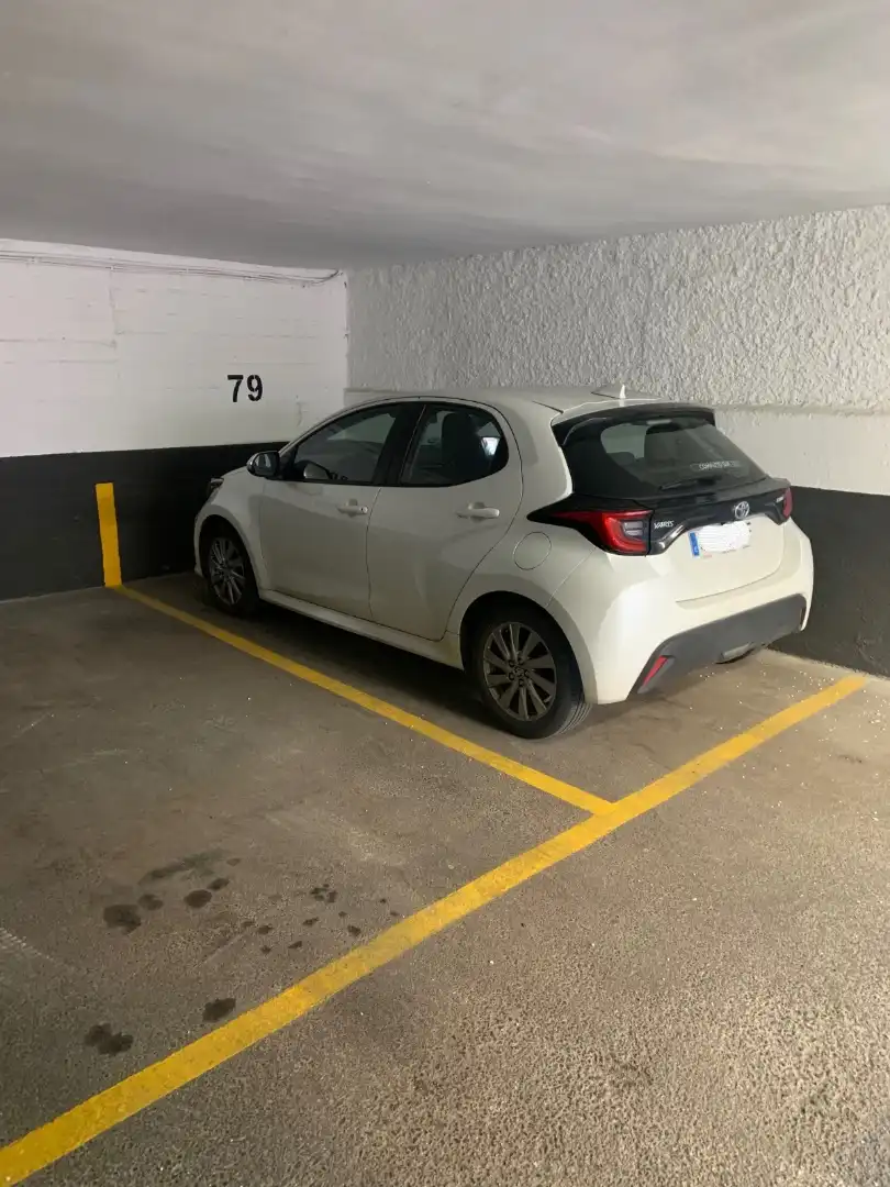 Individuel avec ascenseur à louer à Calle de José María Fernández Lanseros 7, imagen 3