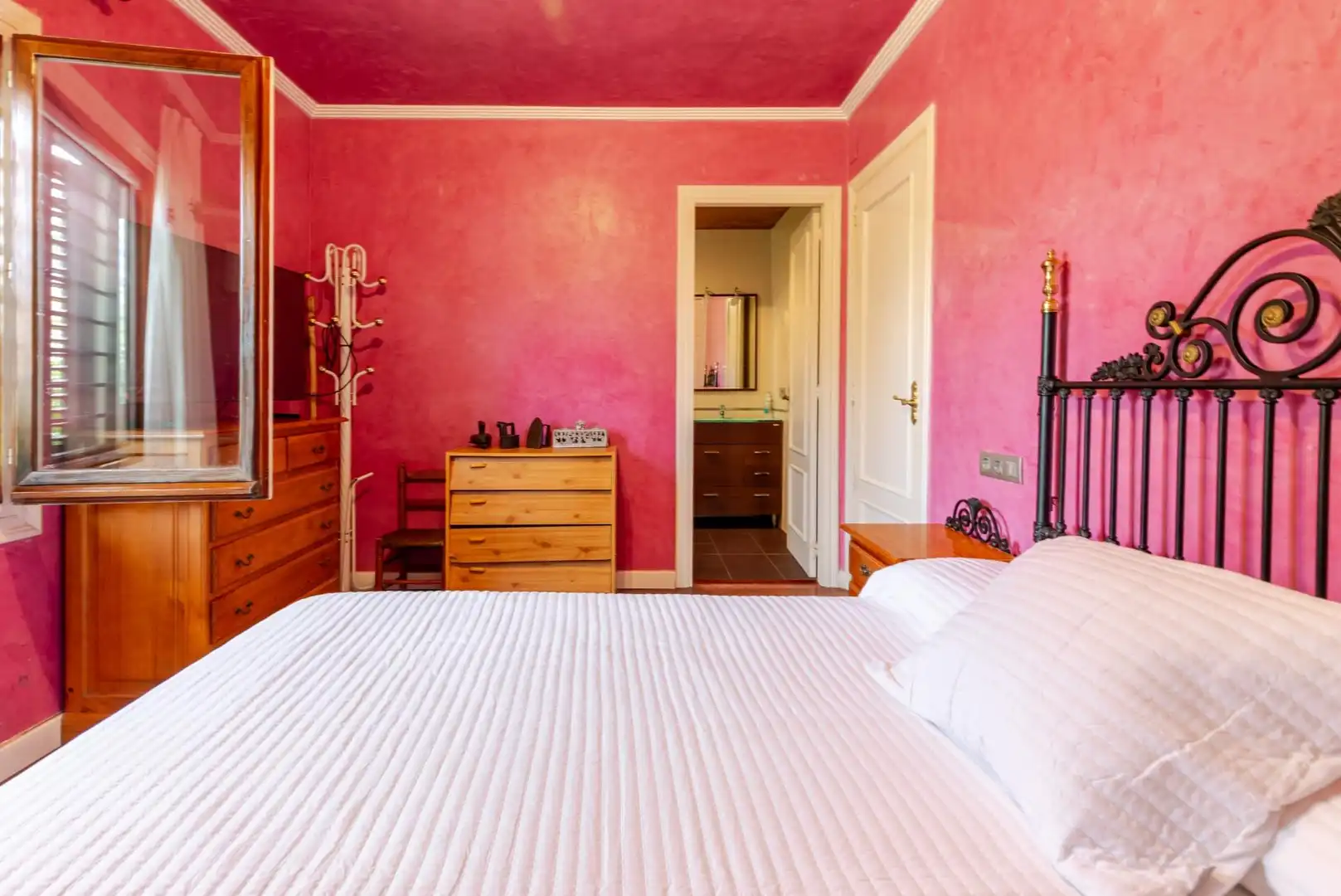 Bedroom of Houses for sale in L'Eliana  with Air Conditioner, Heating and Private garden