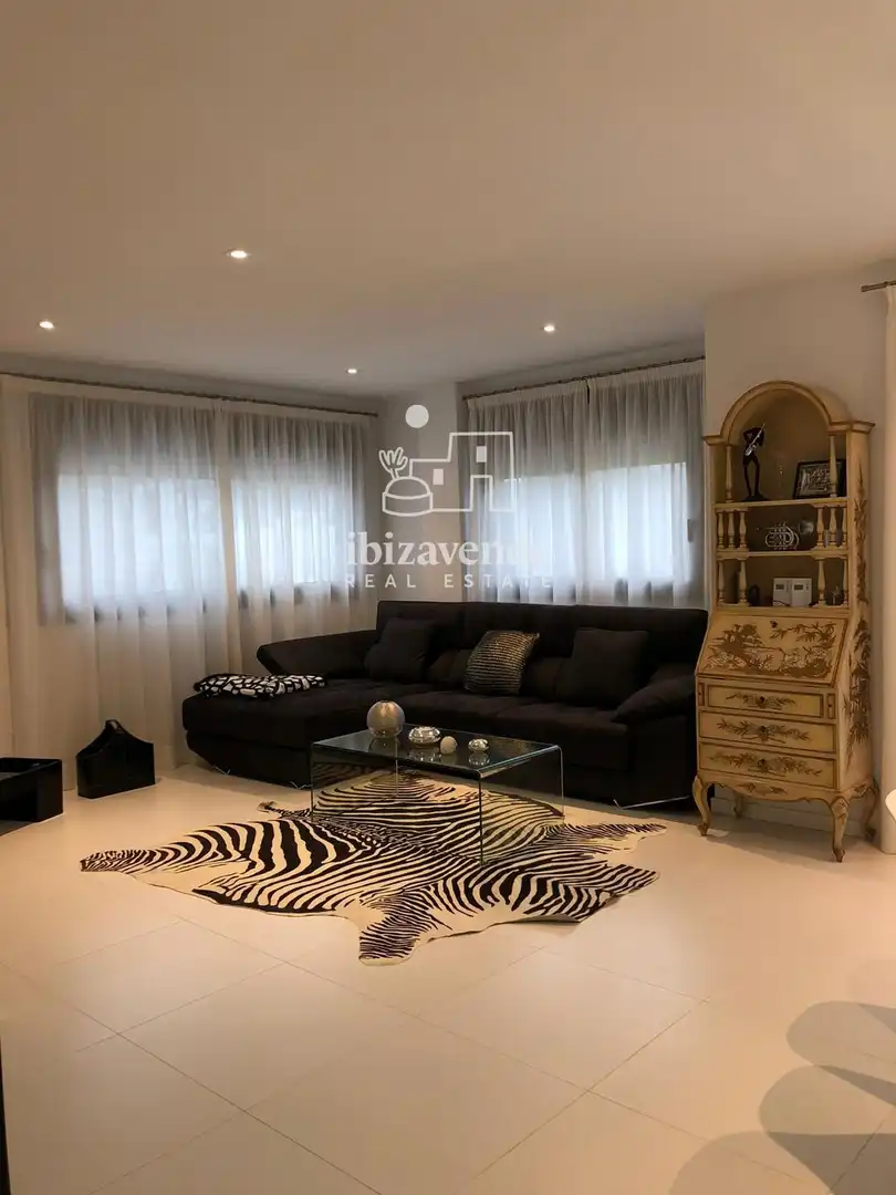 Sala de estar de Dúplex de alquiler en Santa Eulària des Riu con Aire acondicionado, Calefacción y Terraza