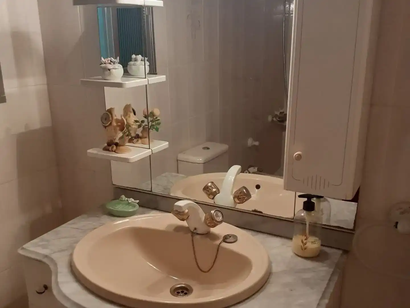 Badezimmer von Wohnung zur Miete in  Córdoba Capital mit Klimaanlage und Balkon