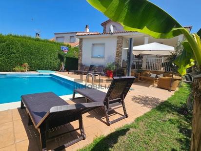 Vista exterior de Casa o xalet en venda en O Pereiro de Aguiar  amb Calefacció, Jardí privat i Terrassa