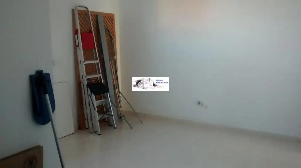 Geschaftsraum zur Miete in Tomiño