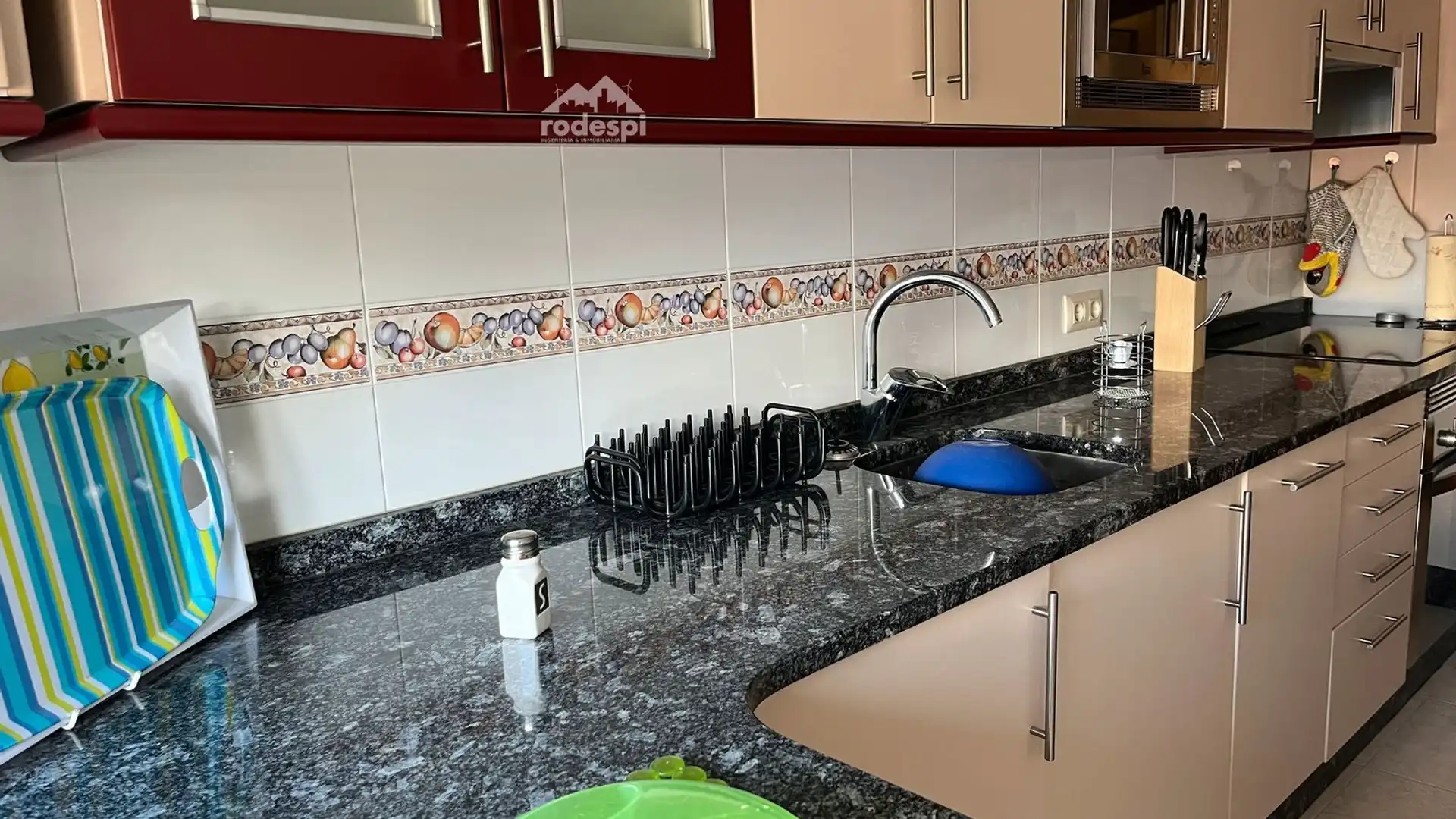Cocina de Piso en venta en A Cañiza   con Calefacción, Trastero y Amueblado