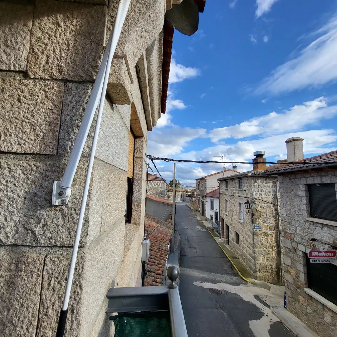 Vista exterior de Casa o xalet en venda en Muñogalindo amb Calefacció i Traster