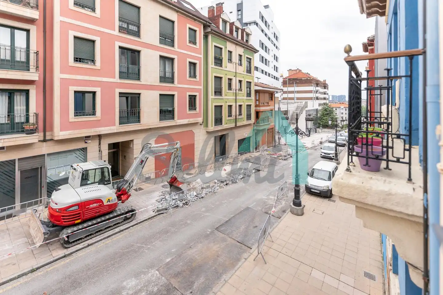 Vista exterior de Piso para compartir en Oviedo  con Aire acondicionado, Calefacción y Jardín privado