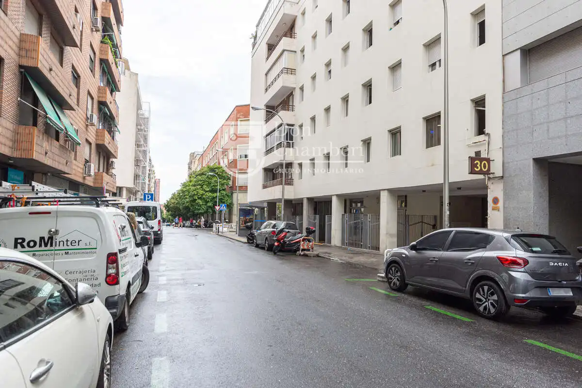 Exterior view of Office for sale in Madrid