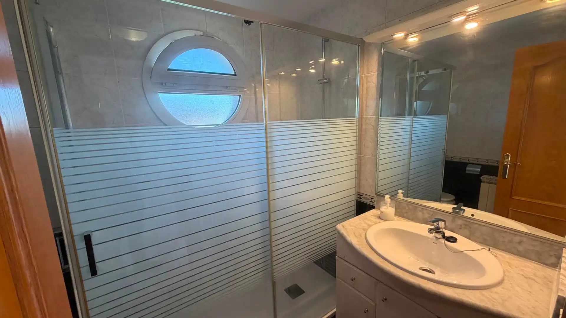 Bathroom of Detached homes for sale in Girona  with Air Conditioner, Heating and Private garden