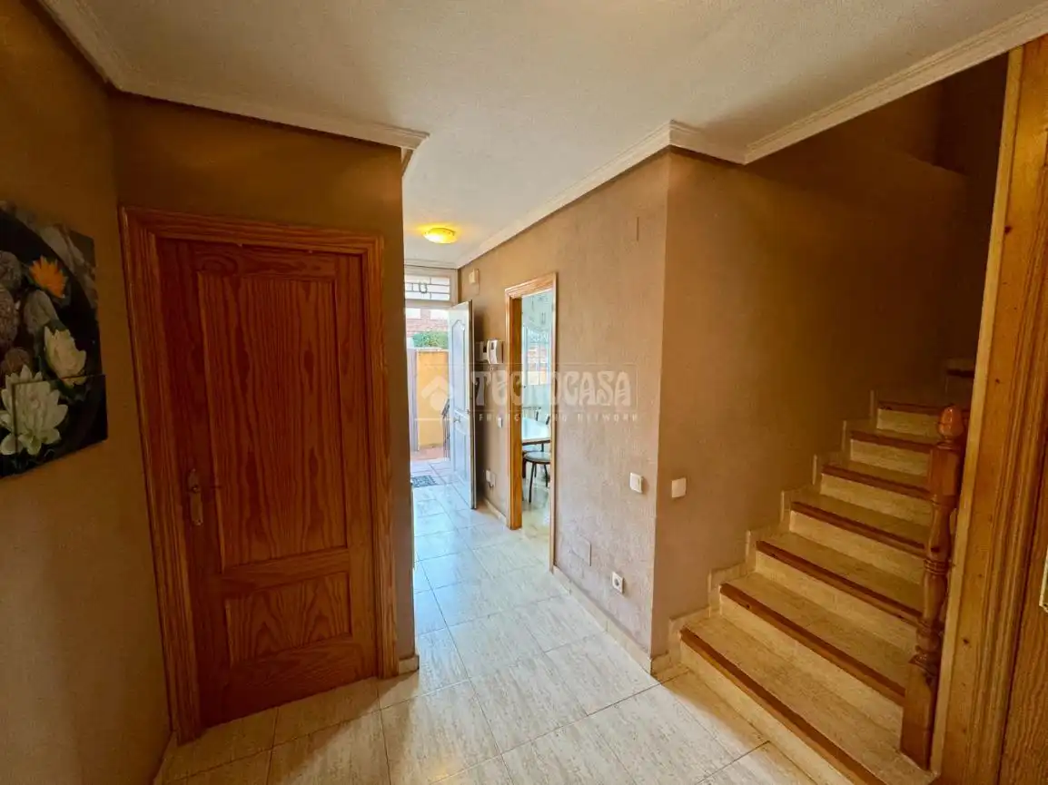 Casa adosada en venta en Villanueva de la Torre con Aire acondicionado