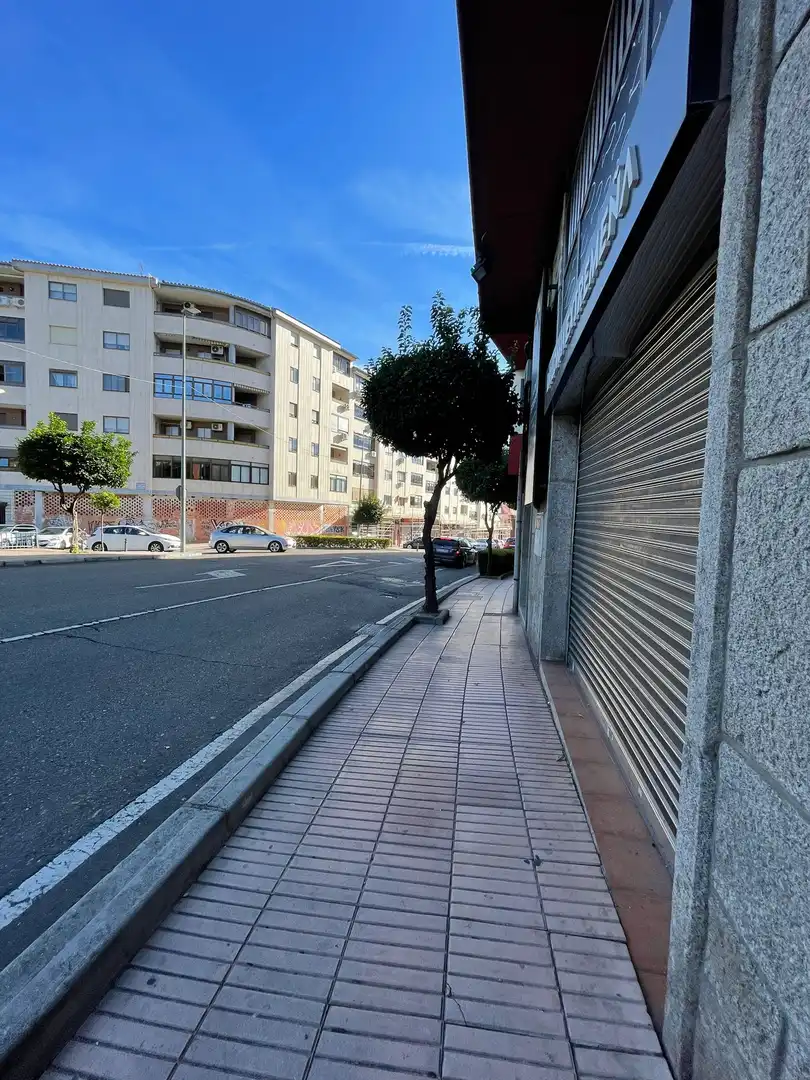 Locale commerciale in vendita a Avenida la Salle 41
