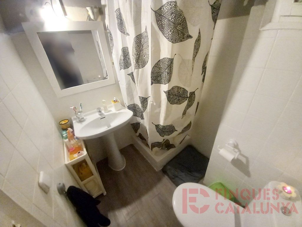 Bathroom of Flat for sale in Girona Capital