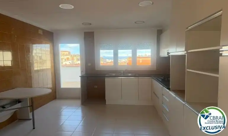 Kitchen of Attic for sale in Roses  with Terrace