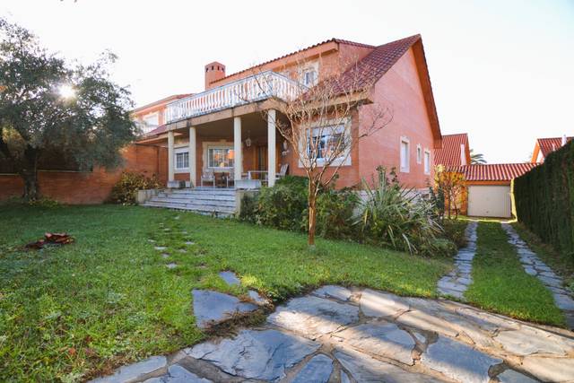 Casa-chalet en Venta en Calle Italia en Peñas Albas - Zulema