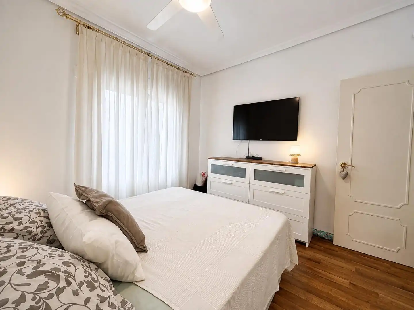 Bedroom of Flat for rent in Valencia  with Heating, Parquet flooring and Furnished