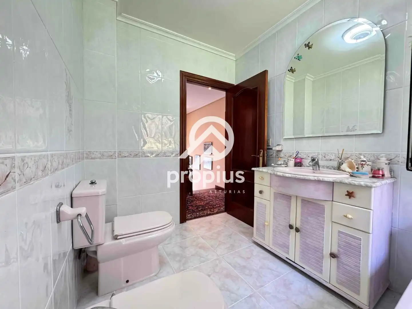 Bathroom of Houses for sale in Avilés  with Heating, Private garden and Parquet flooring