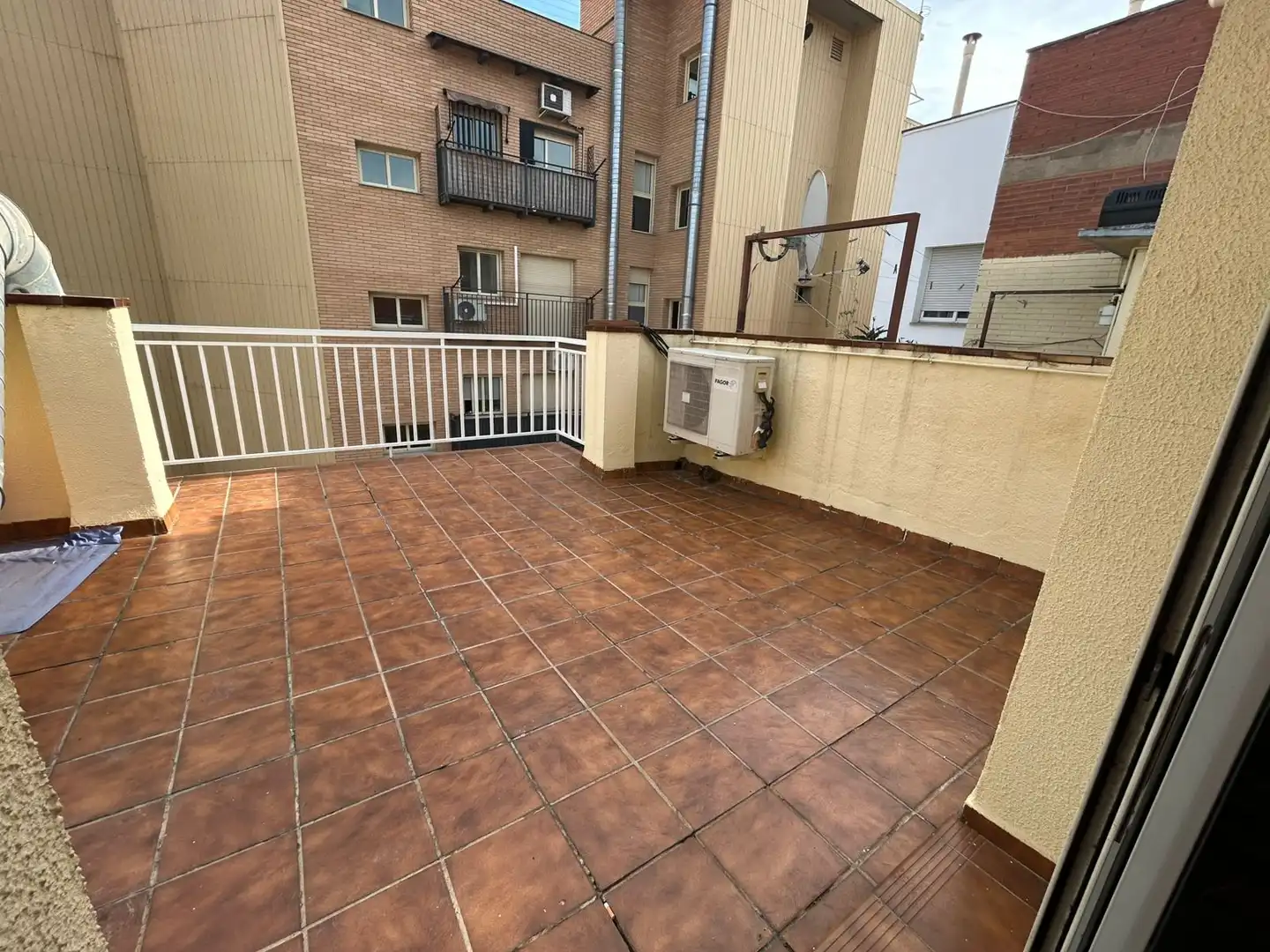 Terrace of Houses for sale in Sant Adrià de Besòs  with Air Conditioner, Heating and Terrace