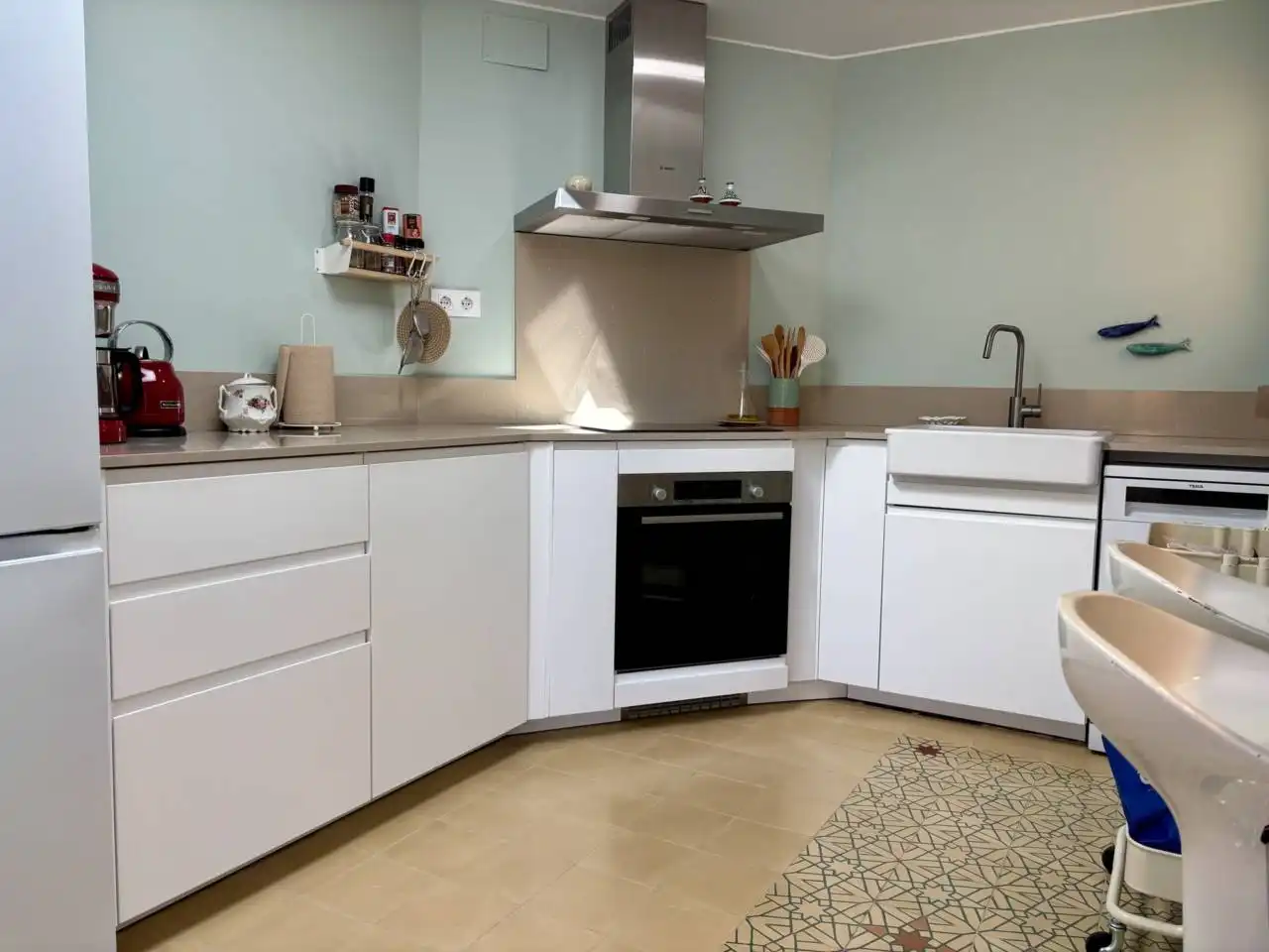 Cocina de Piso de alquiler en Sant Feliu de Guíxols con Terraza y Amueblado