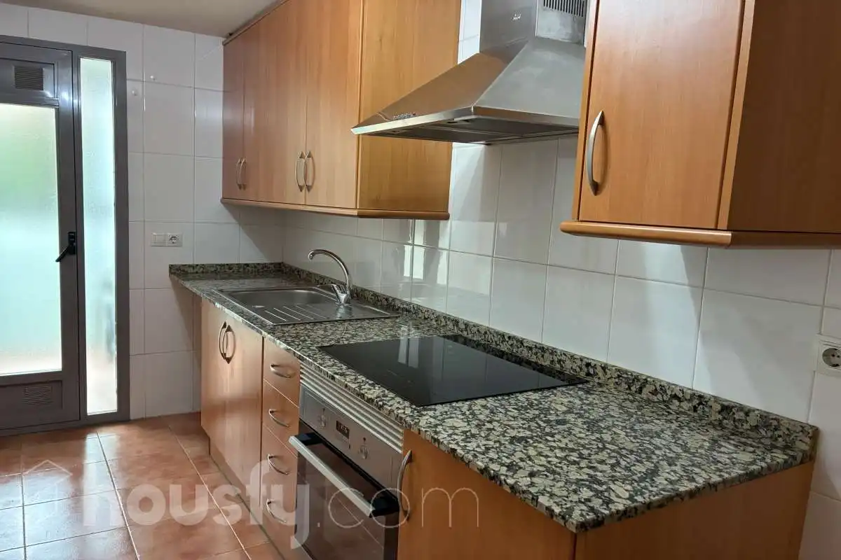 Kitchen of Flat for rent in Valencia  with Air Conditioner, Storage room and Balcony