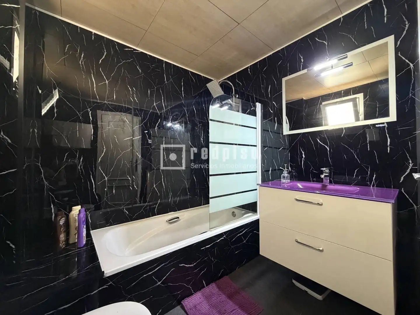 Badezimmer von Wohnung zur Miete in Málaga mit Klimaanlage, Heizung und Privatgarten