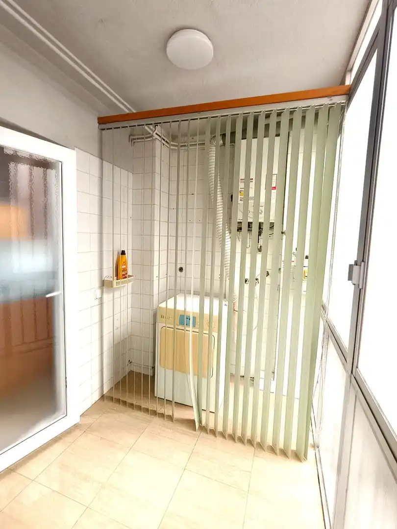 Bathroom of Flat for sale in Valls  with Heating, Terrace and Storage room