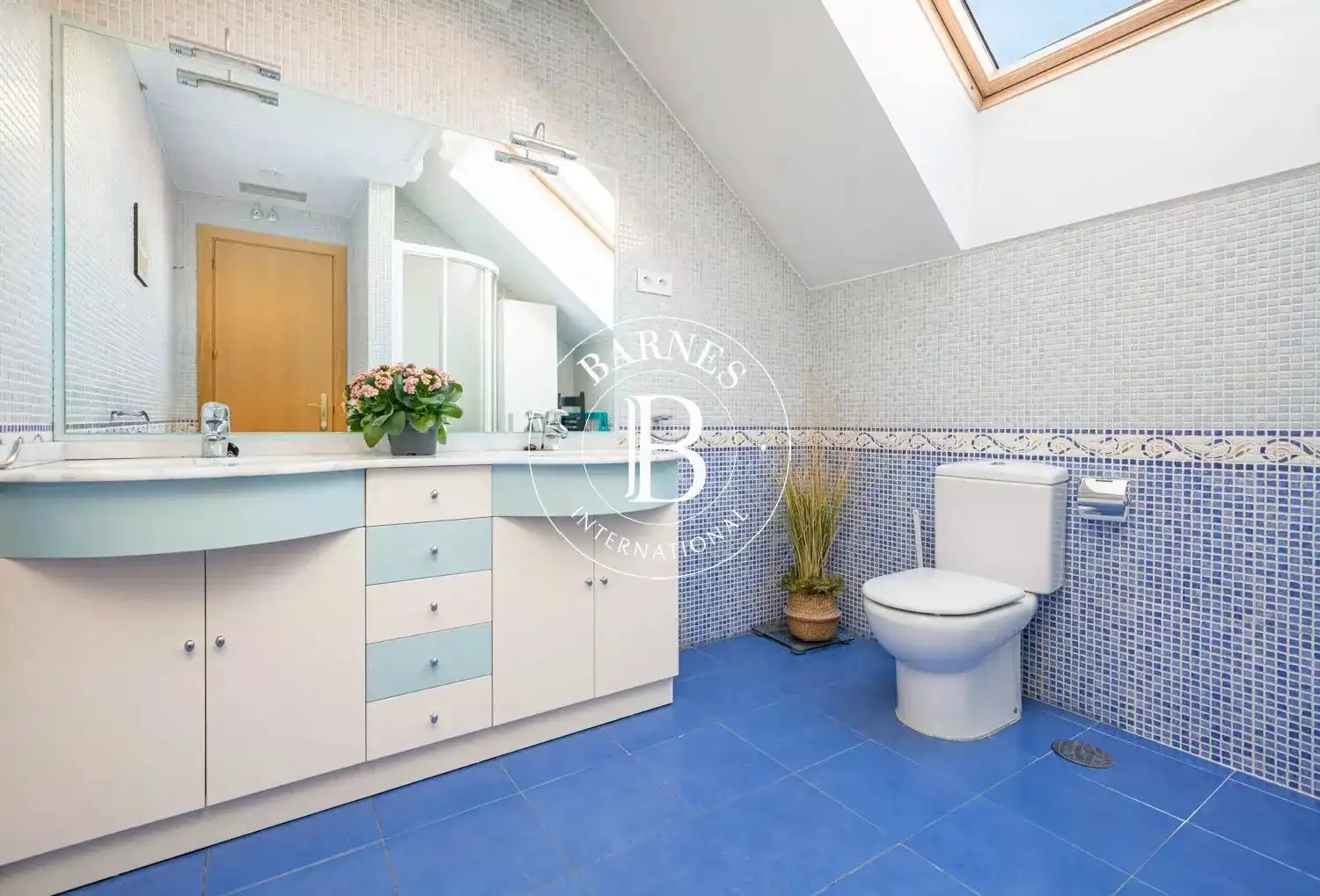 Bathroom of Apartments for sale in Madrid  with Air Conditioner, Heating and Terrace
