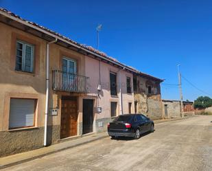 Vista exterior de Casa o xalet en venda en Valdevimbre