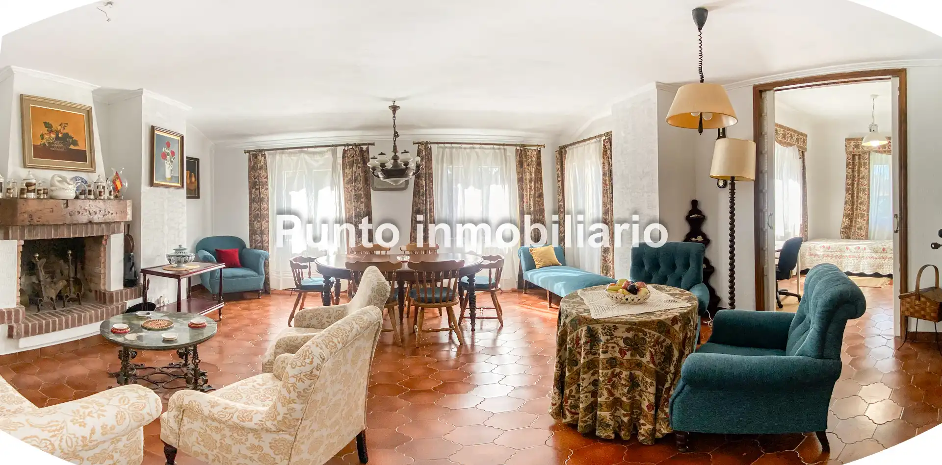 Sala d'estar de Casa o xalet en venda en Valladolid amb Jardí privat i Terrassa