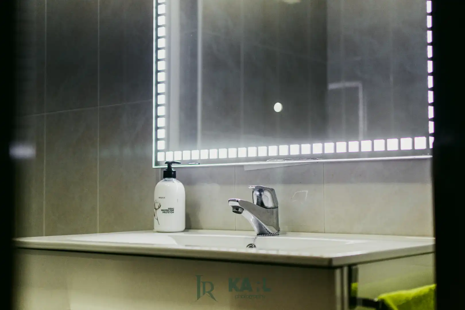 Baño de Piso de alquiler en Málaga con Aire acondicionado, Calefacción y Jardín privado