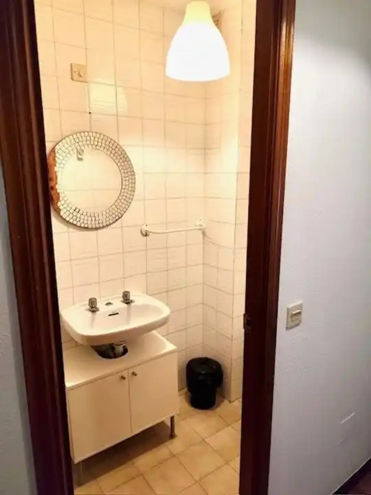 Bathroom of Flat for rent in Santiago de Compostela   with Heating, Furnished and Oven
