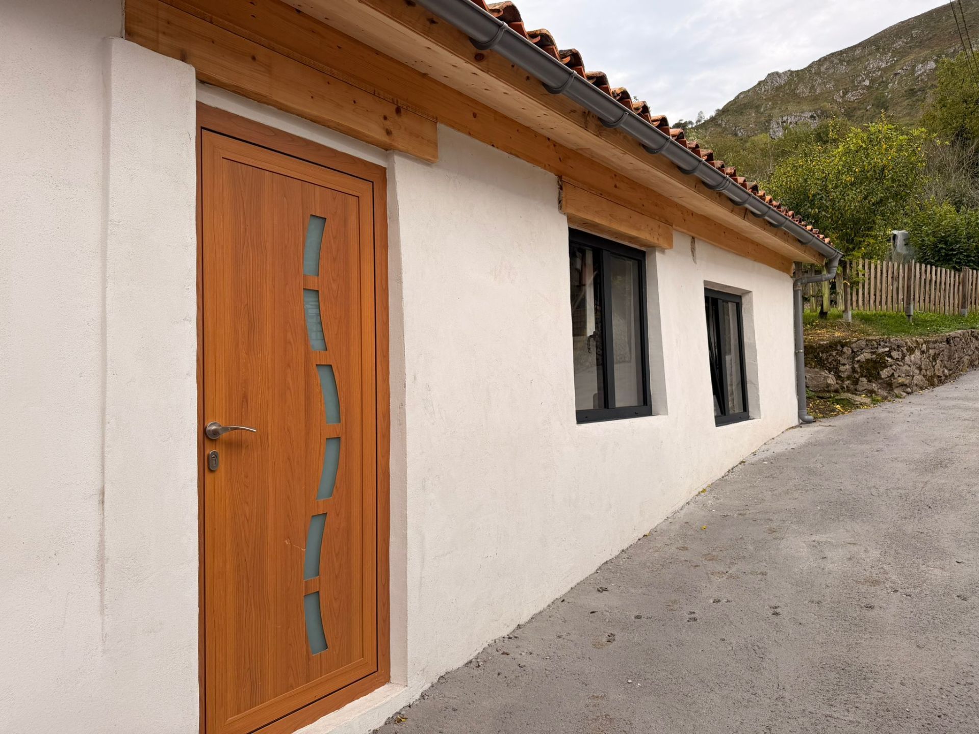 Vista exterior de Casa o chalet en venta en Parres con Terraza y Amueblado