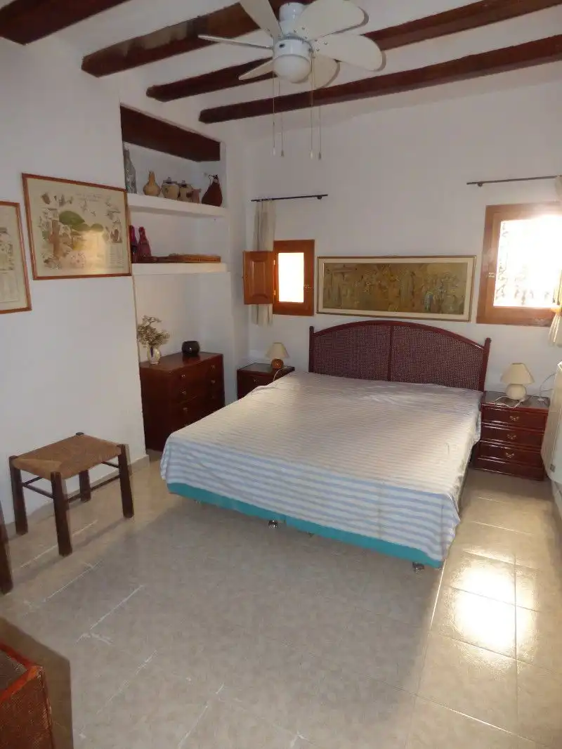 Schlafzimmer von Country house zum Verkauf in Sella mit Privatgarten, Terrasse und Abstellraum