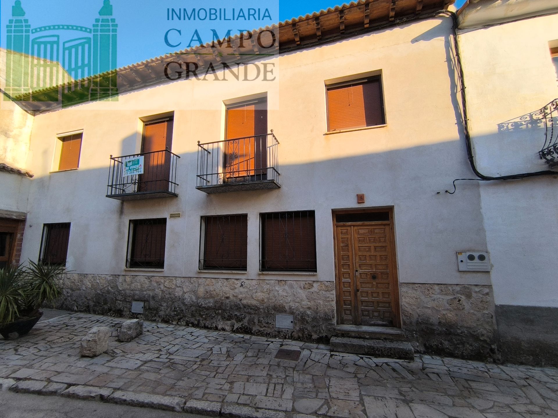 Vista exterior de Casa o xalet en venda en Ampudia amb Calefacció, Jardí privat i Traster