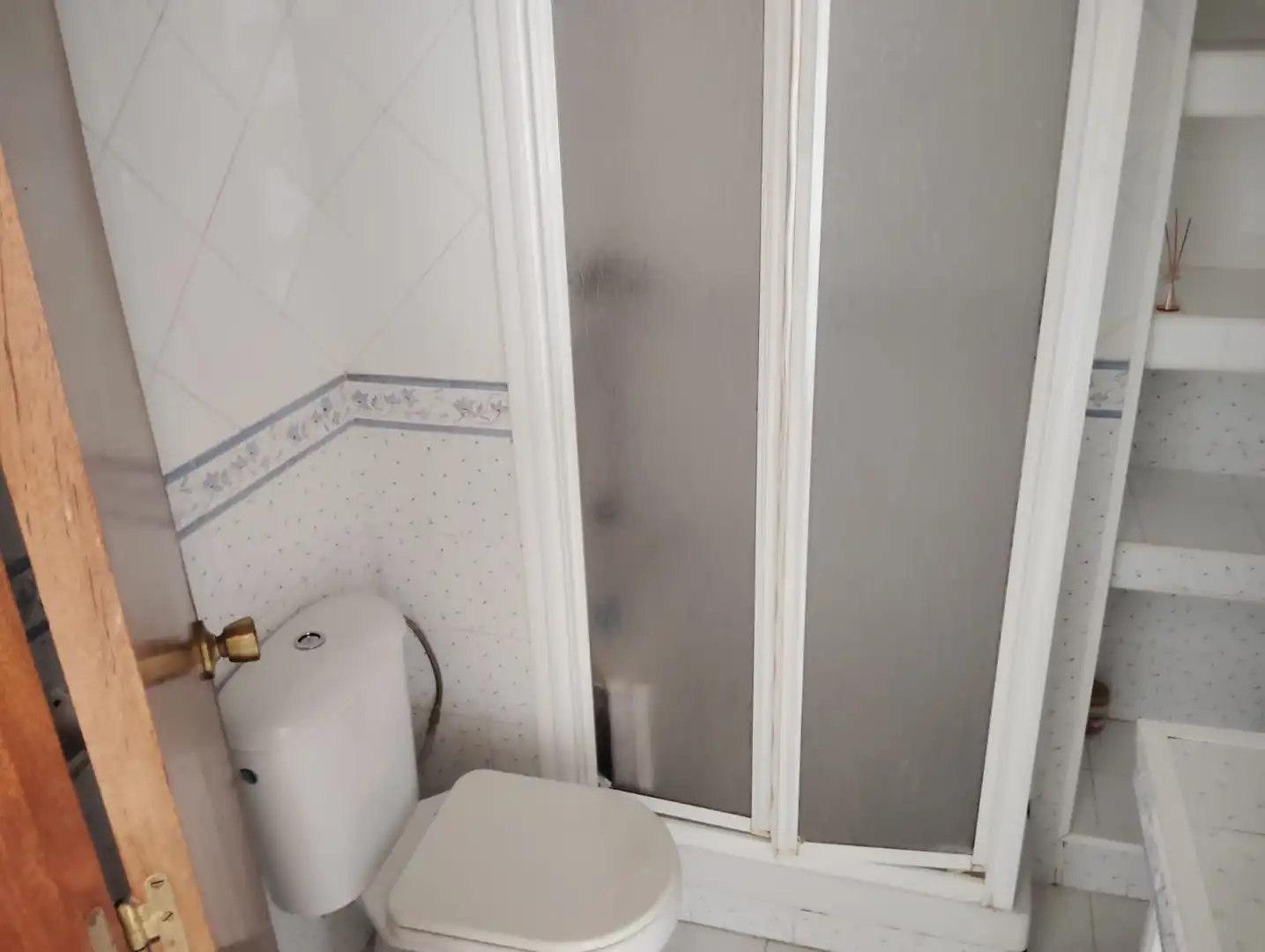 Bany de Casa o xalet en venda en Brenes amb Aire condicionat, Jardí privat i Forn