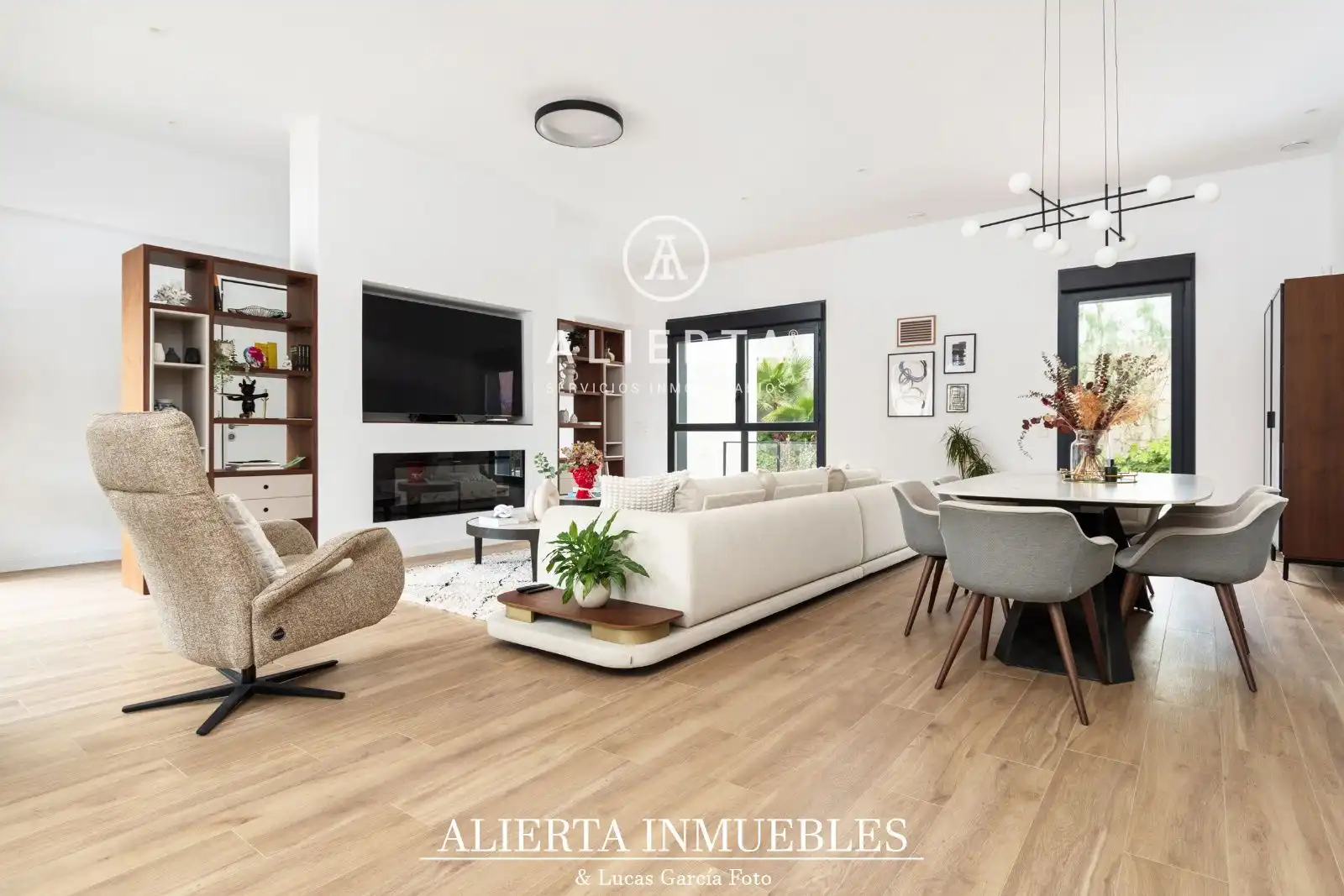 Sala de estar de Casa o chalet en venta en Zaragoza con Aire acondicionado, Calefacción y Trastero
