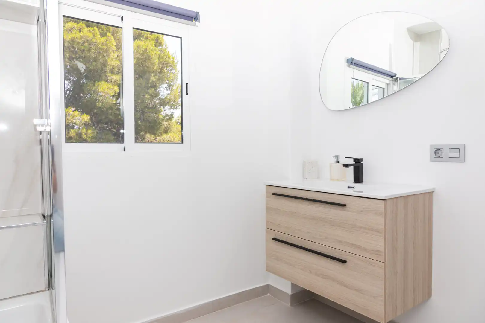 Bathroom of Detached homes for rent in Estepona  with Air Conditioner, Private garden and Terrace