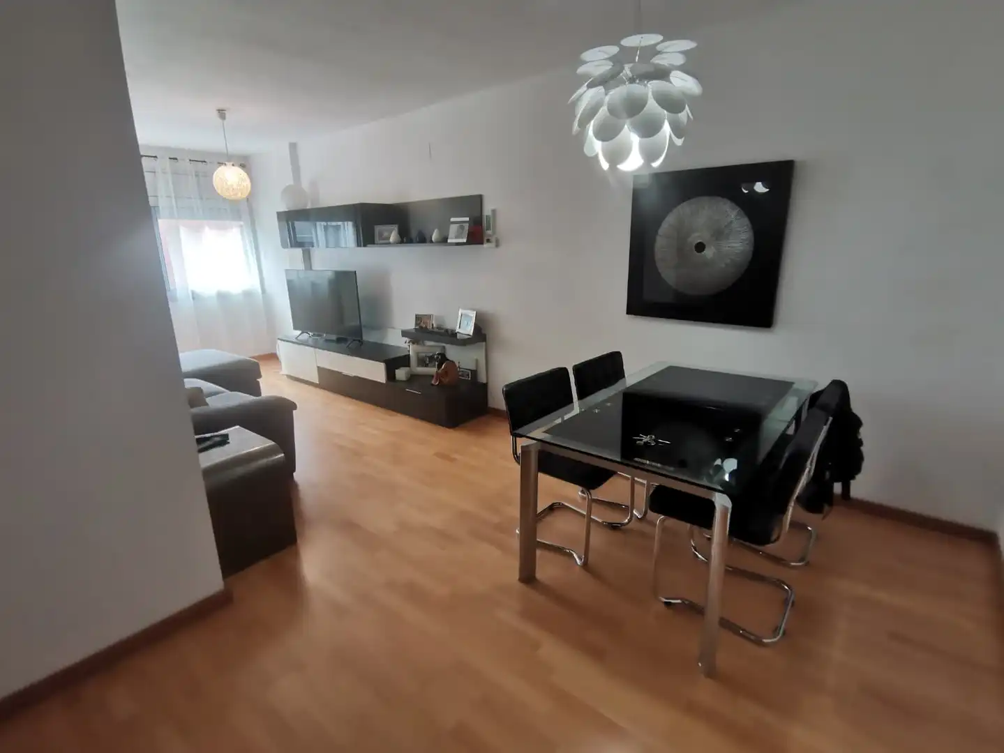 Sala de estar de Piso en venta en Molins de Rei con Calefacción, Parquet y Balcón
