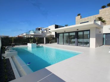 Xalet amb piscina en venda a Saavedra Fajardo