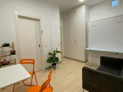 Flat to rent in  Madrid Capital  with Air Conditioner, Heating and Furnished